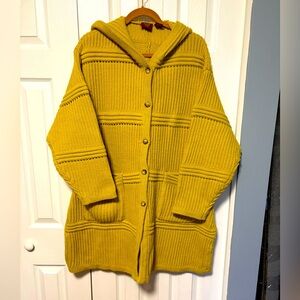 Northern Style yellow thick hooded cardigan with pockets
